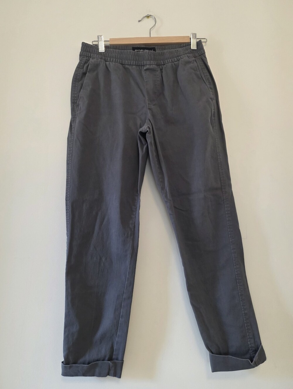 Abercrobie & Fitch Slim Taper pants. Size S.